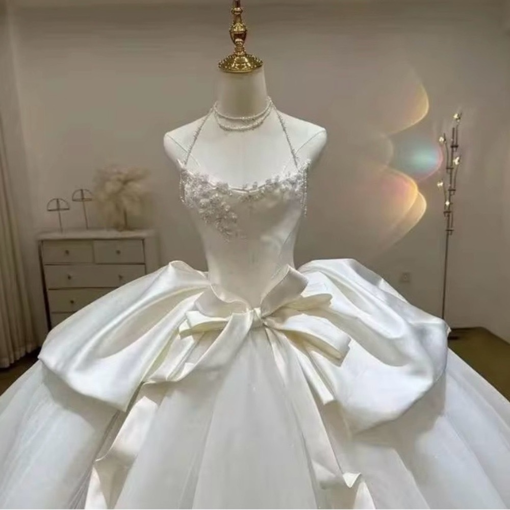 Elegant White Ball Gown Wedding Dress